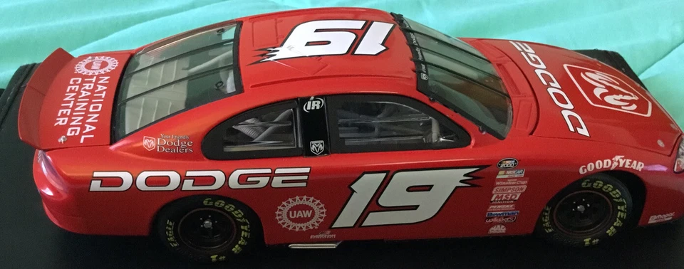 ACTION RACING #19 DODGE Show Car 2000 Intrepid R/T  - Image 3 of 4