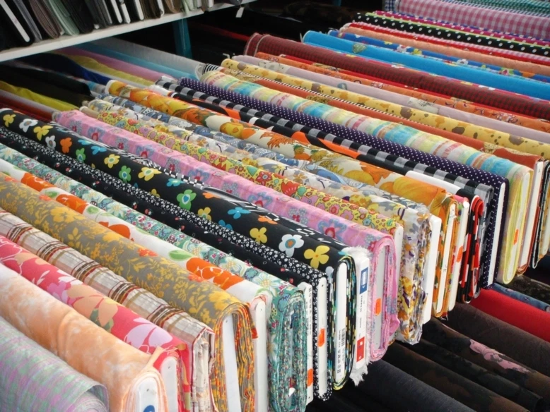 30 Meter Stoff Reste Bunte Mix Überraschung als Restposten kaufen Meterware - Bild 2 von 4