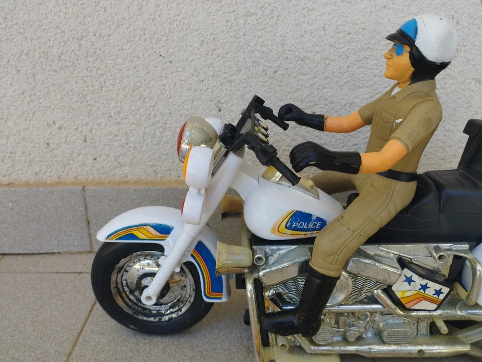 Grande modellino Rc moto Highway Patrol Police. 40 cm - Giocattolo molto raro - Immagine 4 di 4