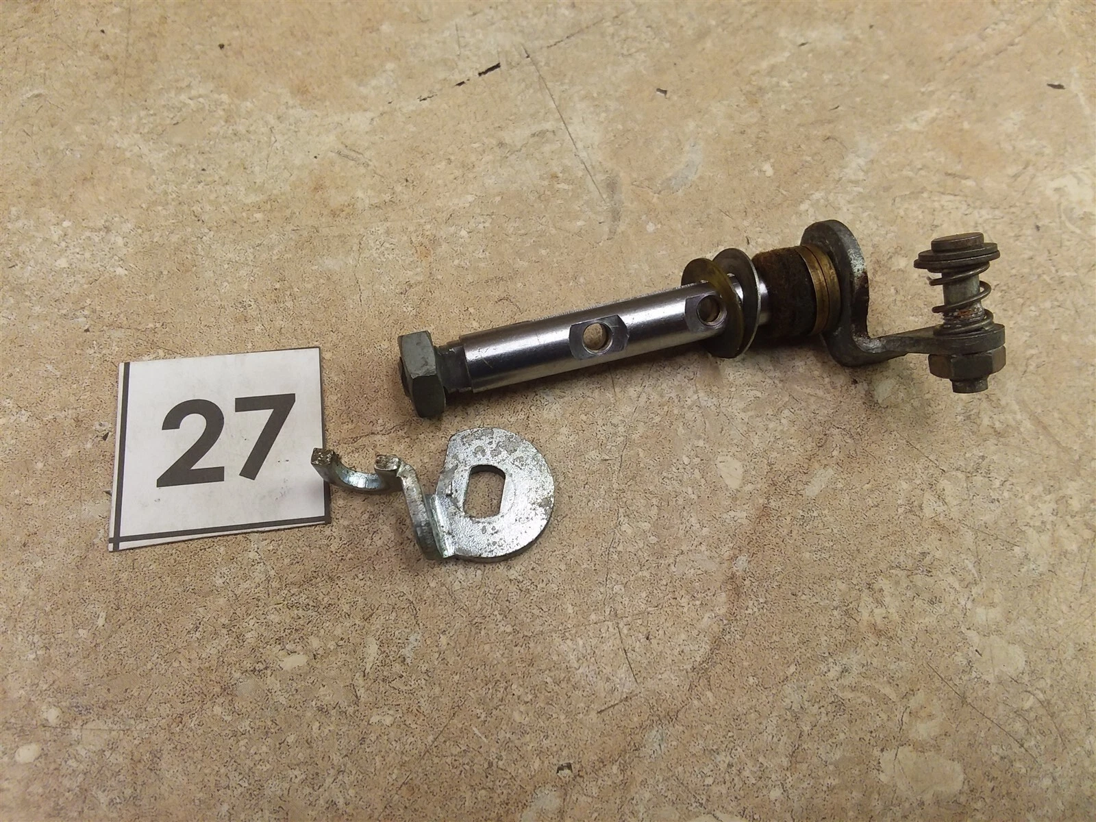Honda CB650-Custom SC Carb RIGHT Inside Throttle Shaft 1981 1982 #27 UO AP-368