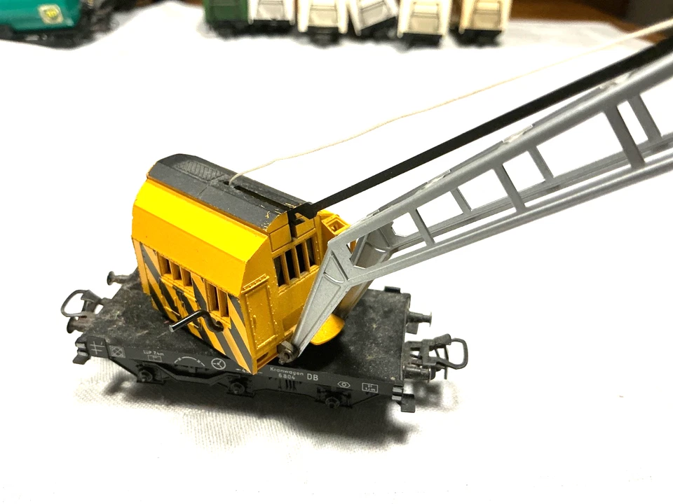 märklin – H0, Alter Schienenkranwagen, 4 div Güterwagen - Bild 4 von 4