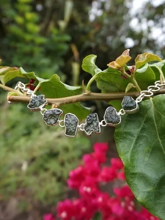 Pulsera Moldavita Checa genuina hecha a mano de plata de ley 925 joyería para mujer Foto 2 de 4