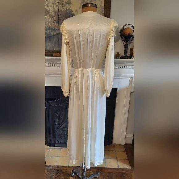 OFF WHITE Vestaglia vintage anni 30 40 Impero in raso bianco sporco con pizzo
