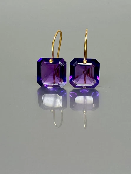 Pendientes colgantes de piedras preciosas de alejandrita de oro macizo de 10 k Foto 3 de 4