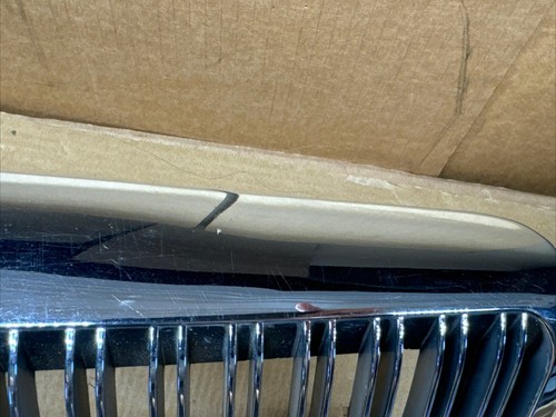 1994 BUICK REGAL 2 DOOR GRILLE WITH EMBLEM USED - Picture 4 of 18