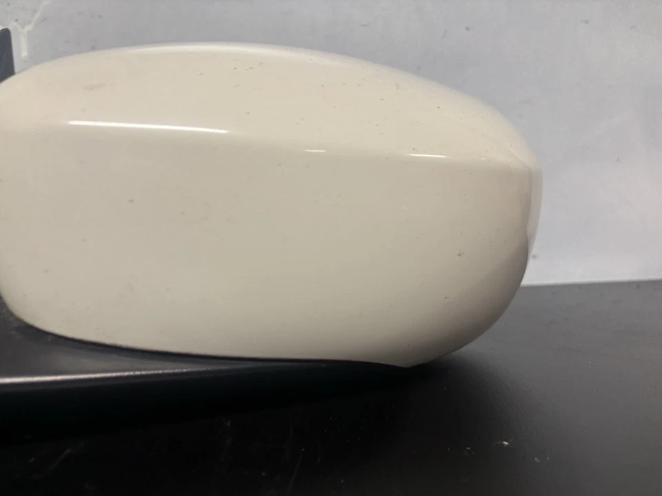 2005-2010 Chrysler 300 Driver  Left Side View Power Door Mirror OEM - Image 2 of 4