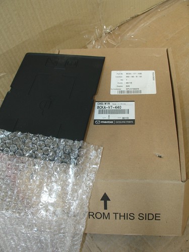 BCKAV7440 Wireless Charging Station for Mazda 3 2019- - 第 1/1 張圖片