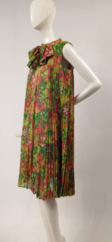 VINTAGE 1970’S FLORAL PRINT KNIFE PLEAT TRAPEZE DRESS W PUSSY BOW - Picture 3 of 6