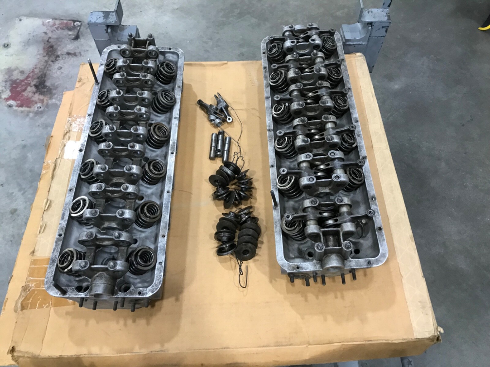Ferrari 275 2 cam cylinder heads #160174