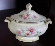 Homer Laughlin Sugar Bowl w/Lid Virginia Rose Great Condition
