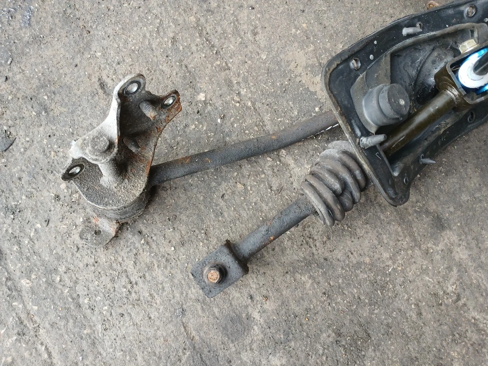 SUBARU IMPREZA BUGEYE STI 2002 2.0 PETROL MANUAL GEAR SELECTOR STICK LINKAGE ~ - Image 3 of 4