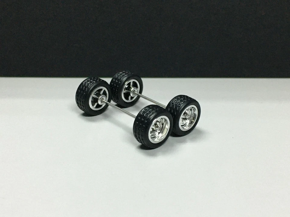 R174 Matchbox 1:64 Real Riders #Cut Tri Spoke Cromo 11 mm de Largo, RUEDAS DE GOMA Foto 4 de 4