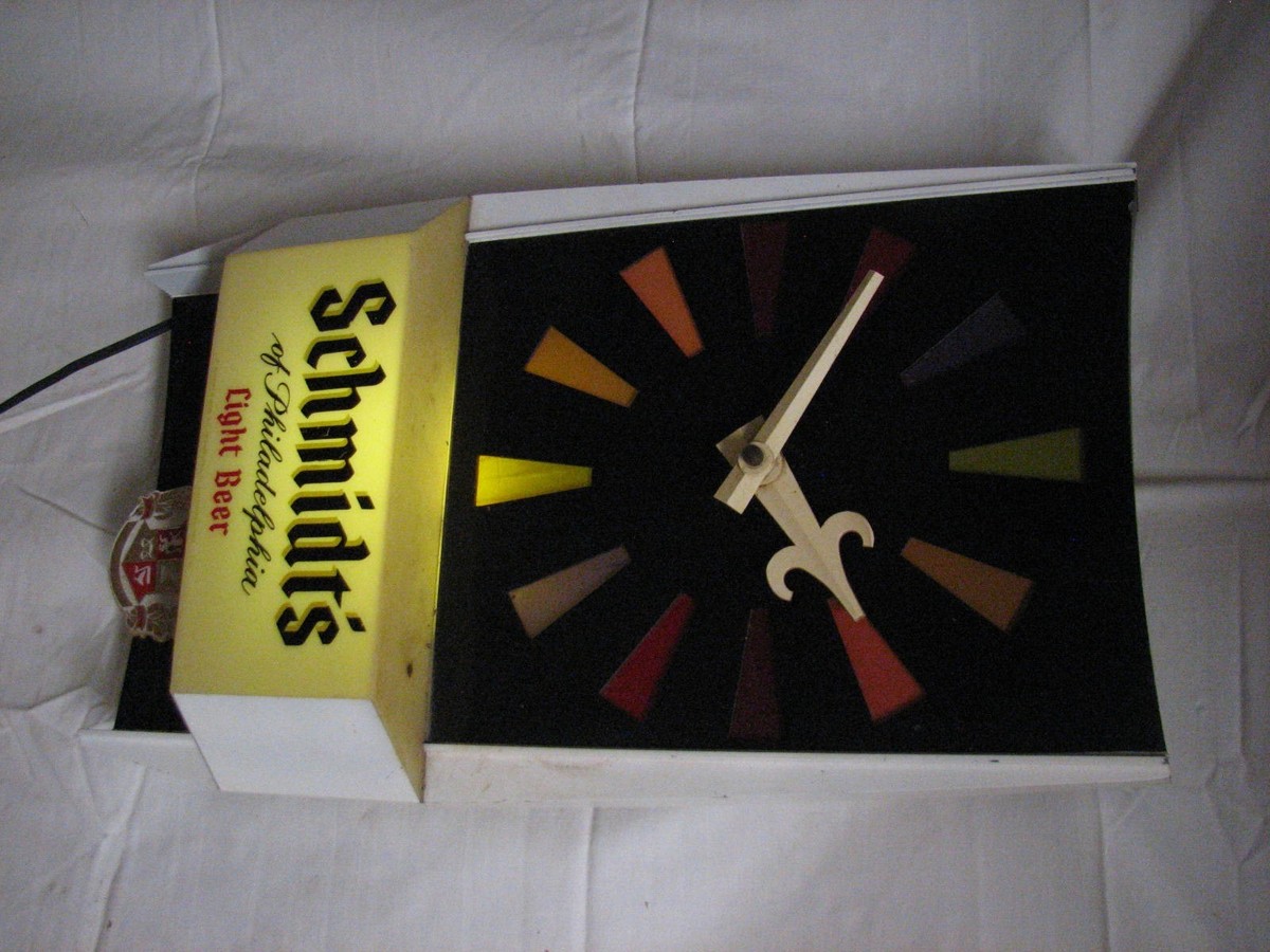 Vintage Illuminated Philadelphia Schmidt's Beer-Ale Clock