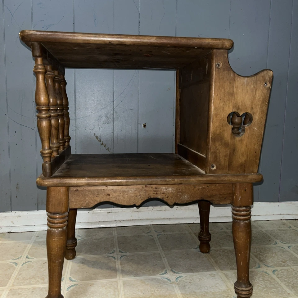 Mesa auxiliar vintage de madera de arce de mediados de siglo con estante y estante para revistas - ¡Rara!! Foto 3 de 4