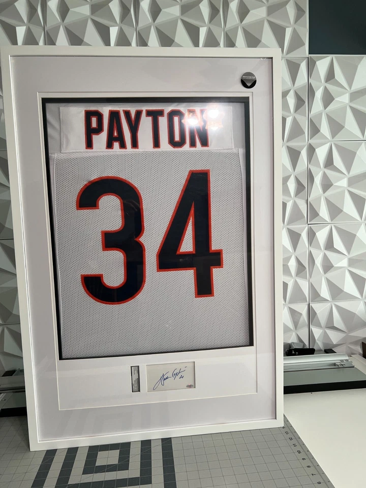 Camiseta firmada por Walter Payton de los Chicago Bears PSA ADN certificado de autenticidad exhibición enmarcada #34 Foto 3 de 4