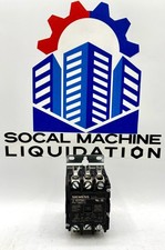 SIEMENS / 42CF35AJ / 3 Pole 40 Amp Contactor 24V Coil