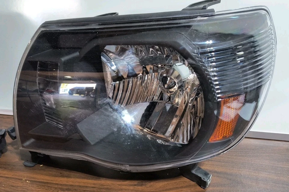 Faros halógenos izquierda y derecha Toyota Tacoma 2005 2006 2007 2008 2009 2010  Foto 3 de 4