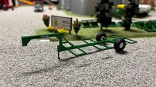 Gnuse Mfg. 1/64 Remolque cuello de ganso 6 pacas (verde)
