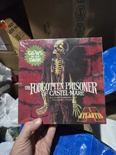 Atlantis Forgotten Prisoner of Castel Mare with Glow parts 1:8 model kit 453