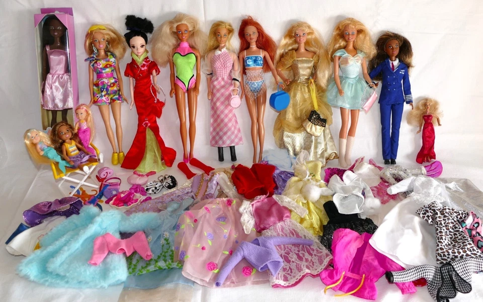 Barbie Konvolut vintage Puppen, Kleidung, Zubehör großes Barbie Lot Sammlung - Bild 1 von 4