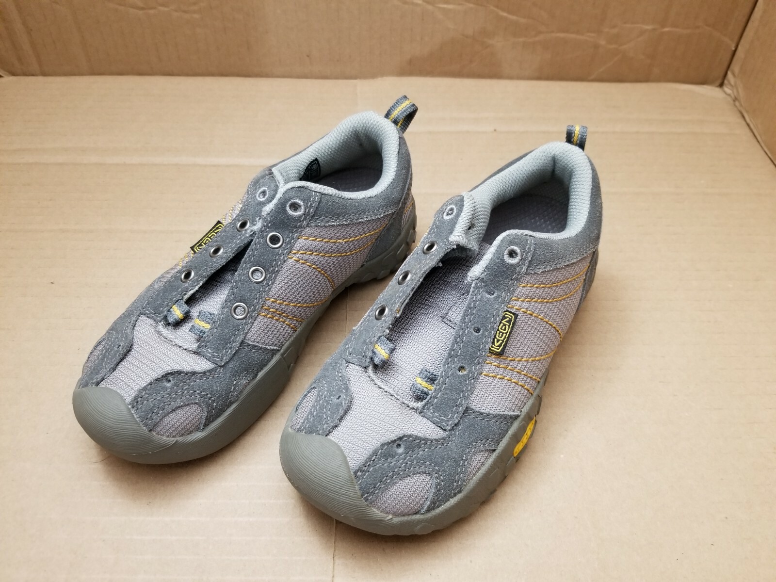 Scarpa donna Keen running trekking stile 1006955 taglia 1 grigia con cuciture gialle