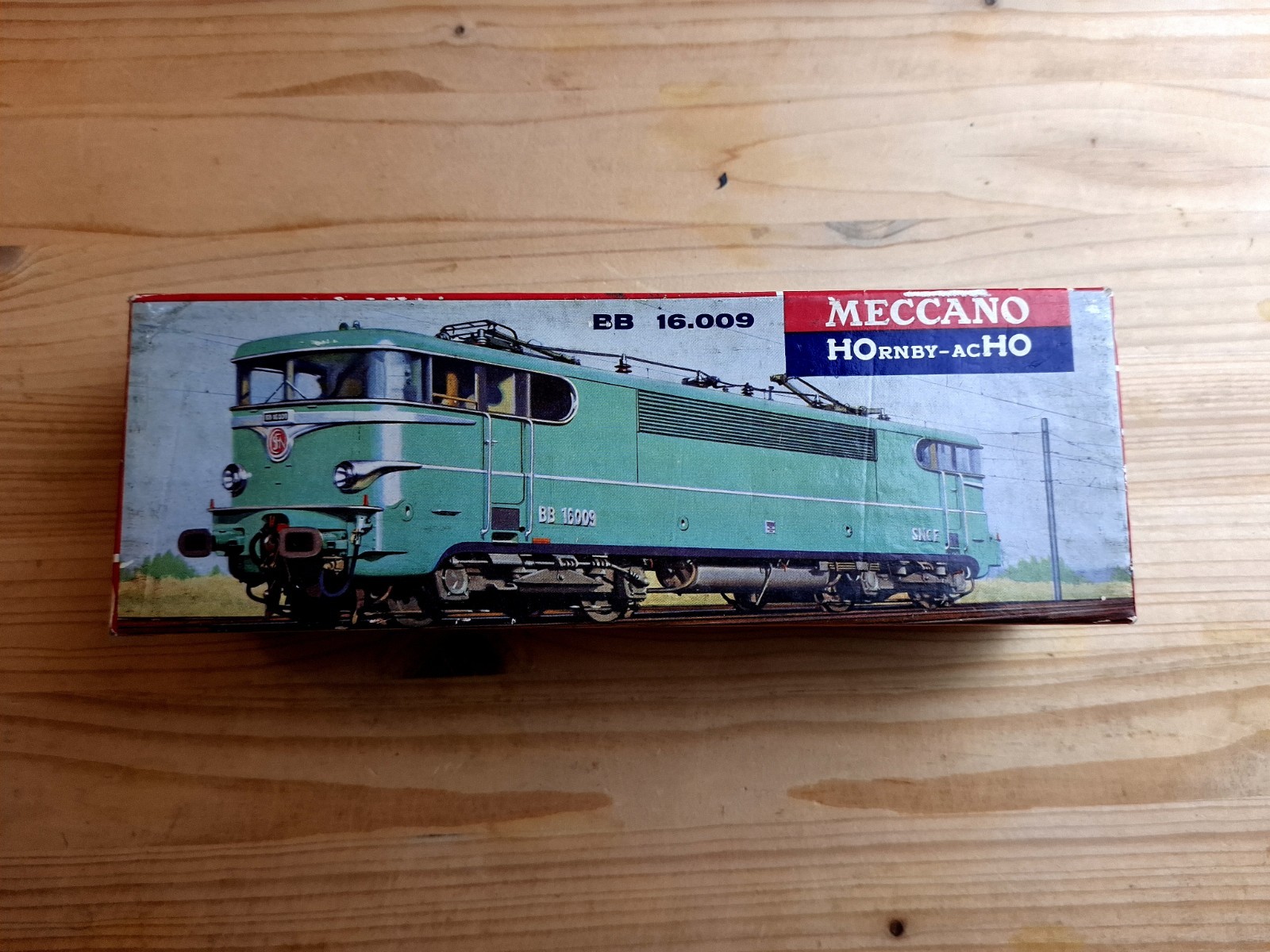 Locomotive BB 16009 Meccano Hornby-AcHO 6380 train électrique SNCF HO