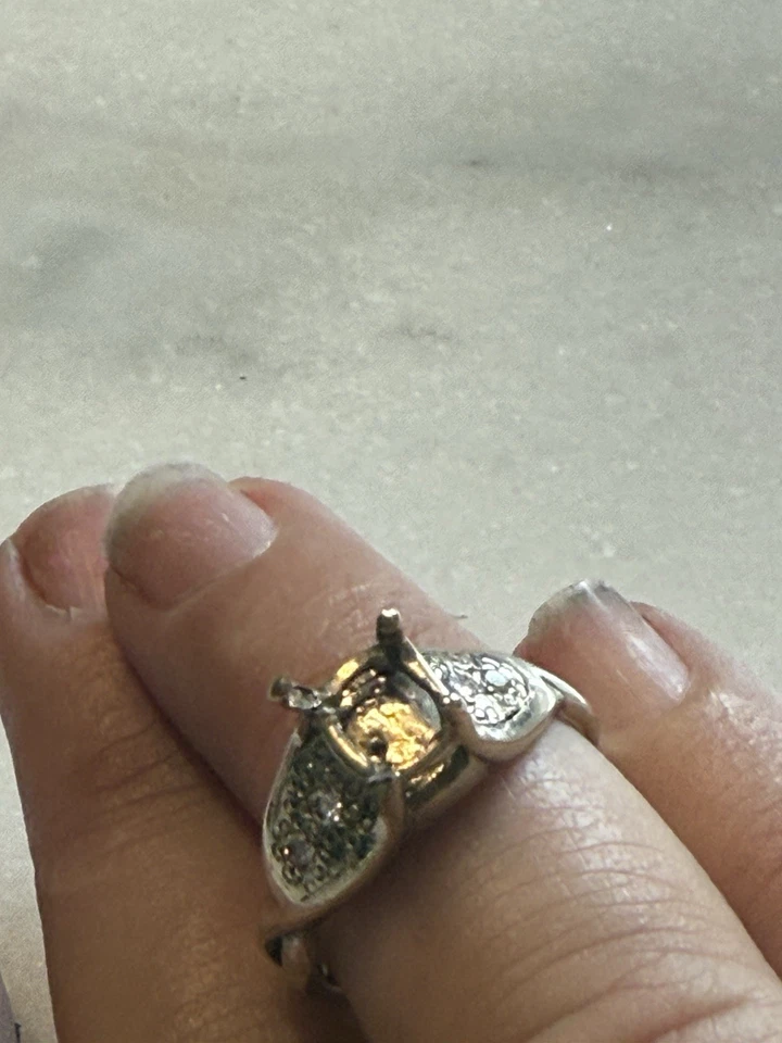 Wh gold 14k W Diamonds Ring Setting- Good Condition- Dimensions: L8.2mm W6.43 D4 - Image 4 of 4