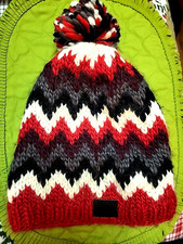 CHAOS Chunky Knit Beanie with Pom Winter Snow Hat Zig Zag Red Multi Wool Blend