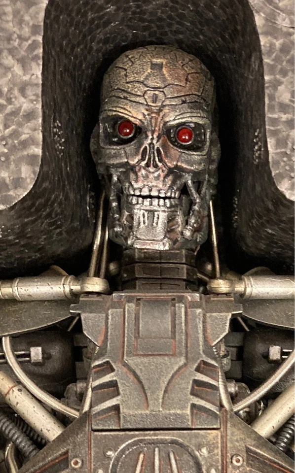 Hot Toys MMS93 T-600 Endoskeleton Terminator Salvation 1/6 Action Figure - Image 4 of 4