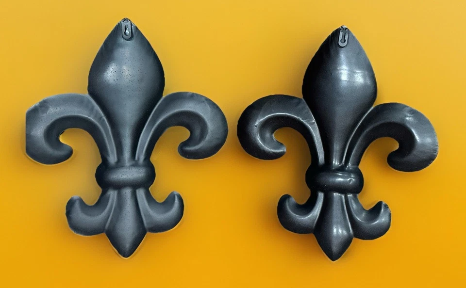 Pair Of Large Rustic Brown Tin Metal Fleur-De-Lis Paris Wall Hanging Decor - Image 2 of 2