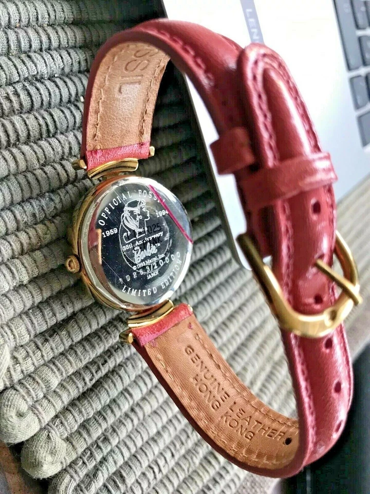 c1994 ¡Sin usar, en caja! Reloj De Colección Barbie Cuero Fósil Hecho en Japón con Bufanda Hecho en Italia Foto 3 de 4