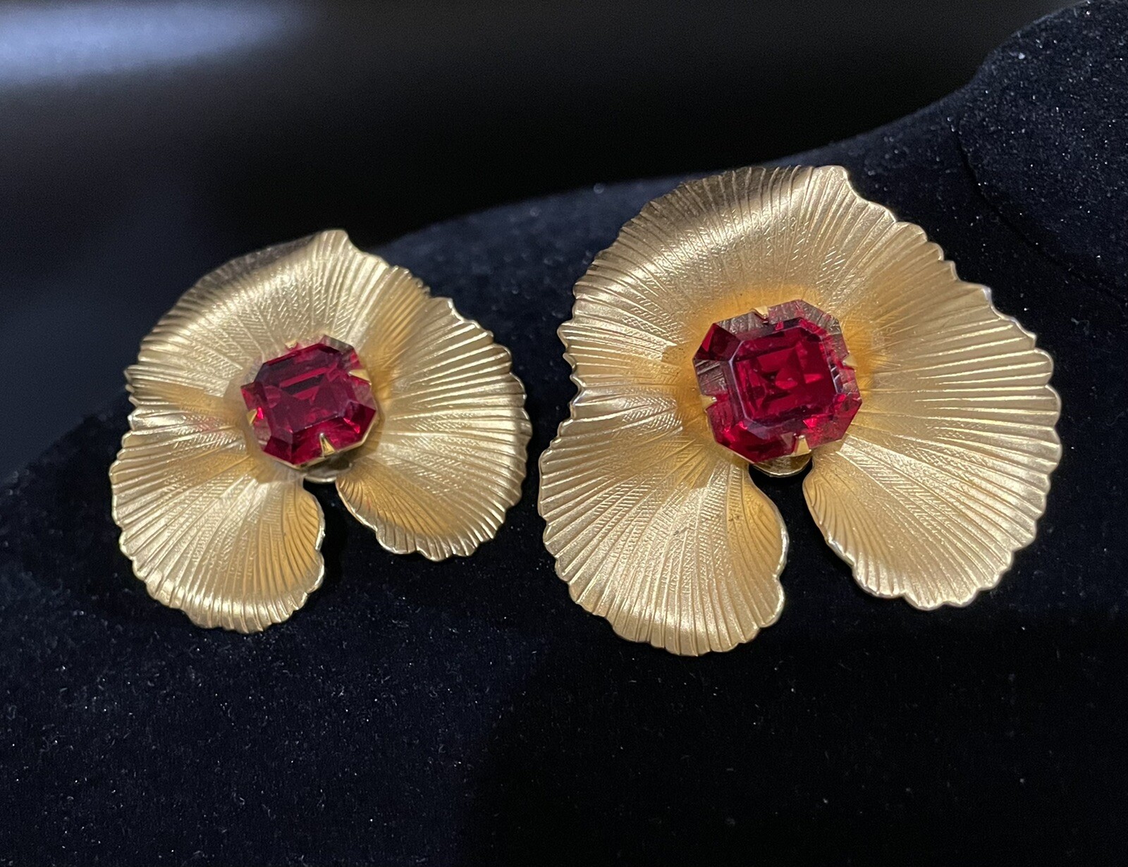 1950s Bold Beautiful Emerald cut Ruby Red Clip on… - image 2