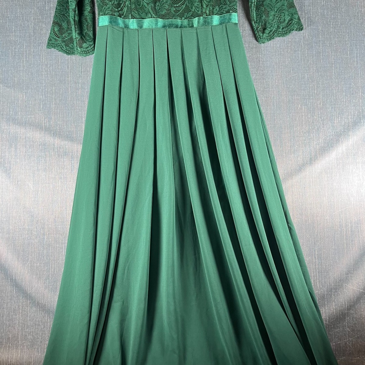 green emerald velvet dress Amazon.com: Miusol Women's V-Neck Floral Lace Slim Ruffle Cocktail Party  Dress (X-Large, Dark Green) : Clothing, Shoes & Jewelry main image 1