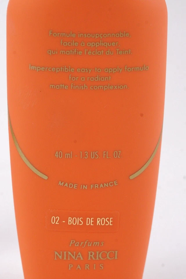 Maquillaje líquido Nina Ricci Paris Le Teint Ricci 02 Bois De Rose 1,3 fl oz NUEVO Foto 3 de 4
