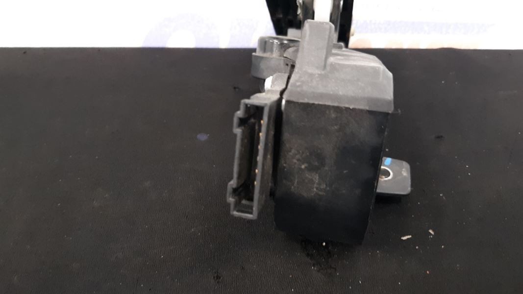 McLaren 570S 2017 Accelerator pedal P/N 11CA002CP