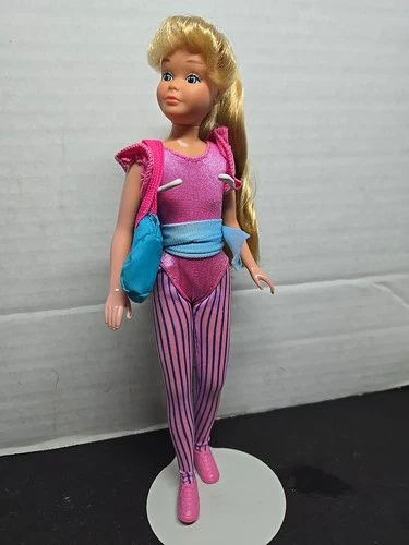 1983 Mattel Great Shape Skipper Barbie Doll #7417 With Stand, No Box