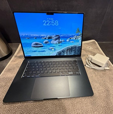 Apple MacBook Air 15,3" (2024) M3 24 GB RAM 1 TB SSD Blau 2880x1864 USB-C 100%