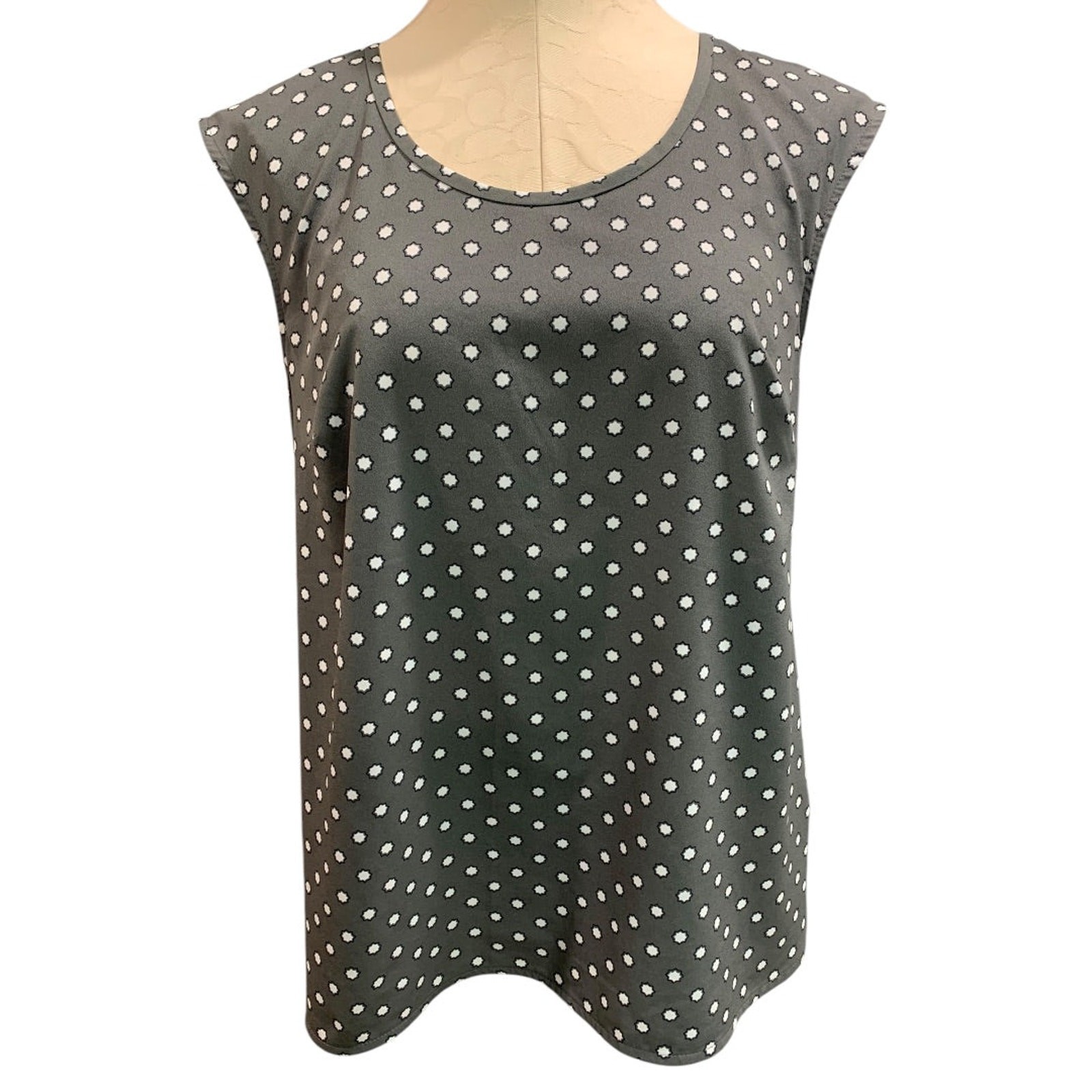 Medium Merona Gray Dot Star Patterned Sleeveless … - image 2