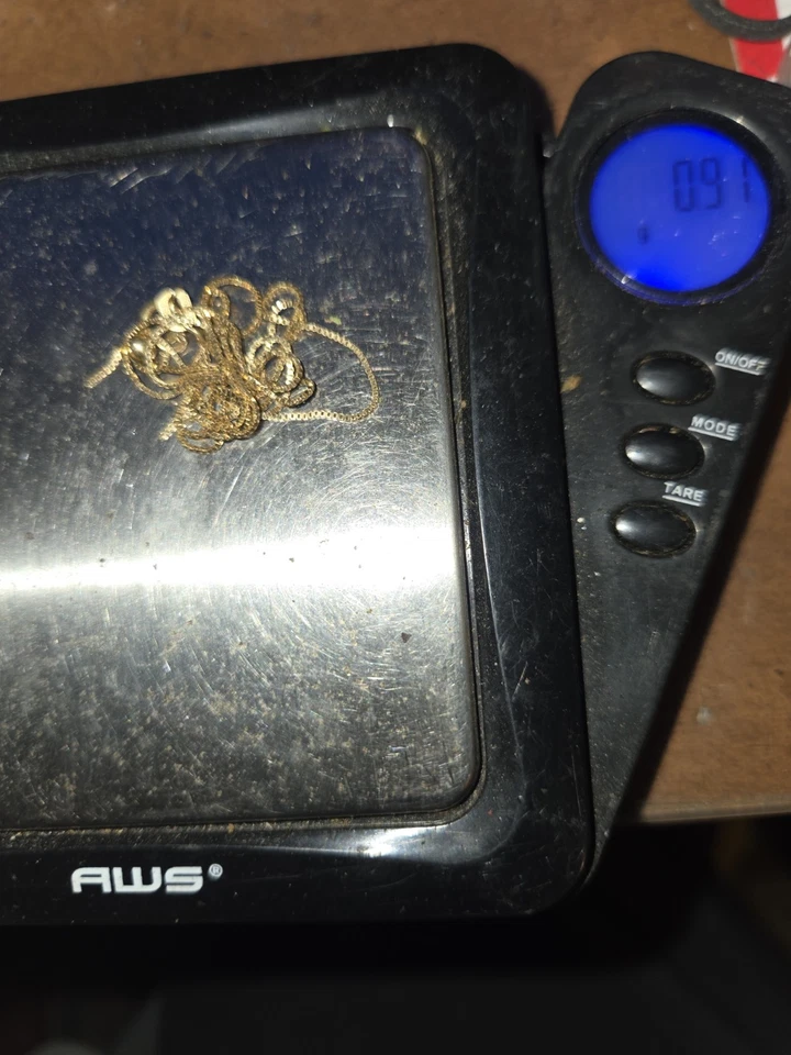 Chatarra de oro 10k .91g Foto 2 de 2