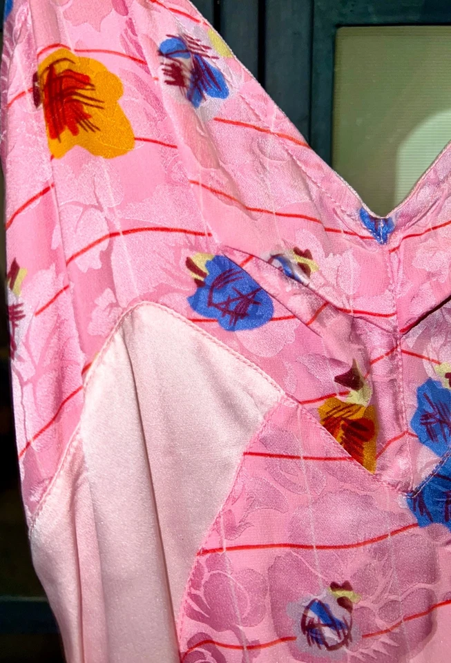 Vestido floral de seda rosa vintage de mediados de la década de 1990 Voyage London - talla M Foto 4 de 4