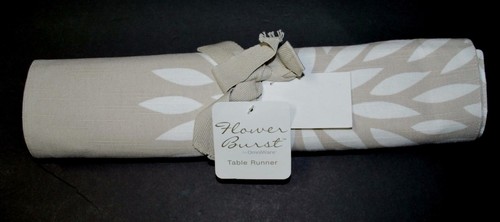 Neu schöner Designer Flower Burst von OmniWare Baumwolle Tischläufer 14" x 17" - Bild 2 von 4