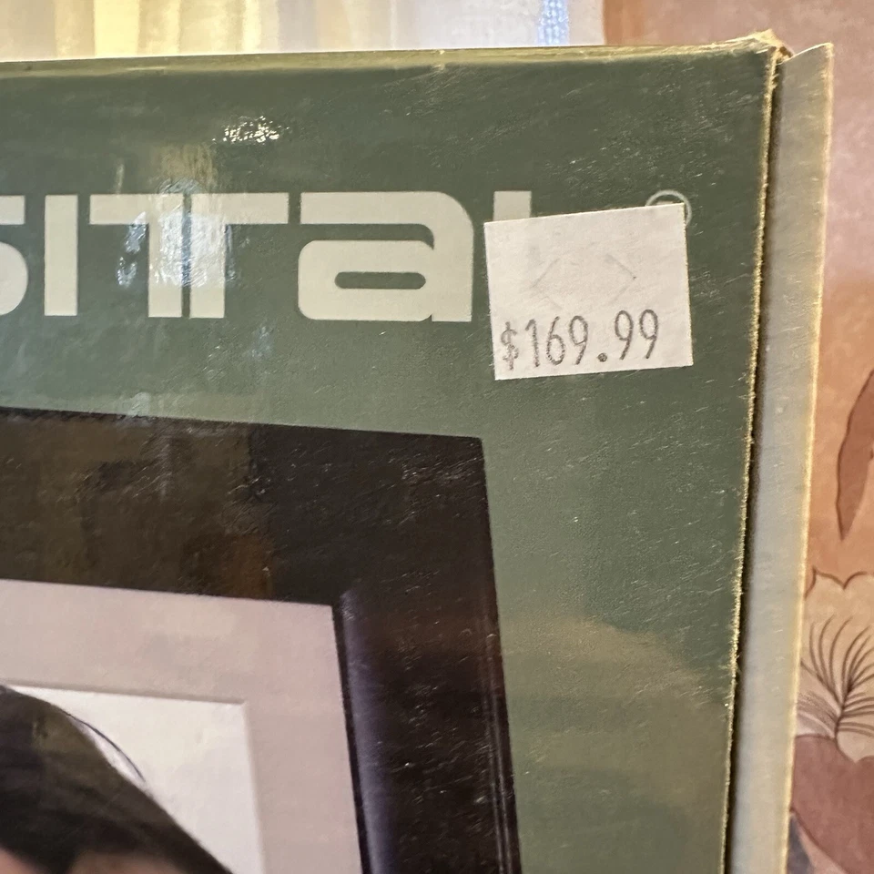 Pandigital 8" Digital Photo Frame 128MB Black Wood / Clear Frames NEW $169 MSRP - Image 2 of 4