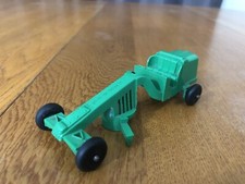 VINTAGE BANNER PLASTIC TOY TRACTOR JOHN DEERE GREEN NICE SHAPE USA MADE