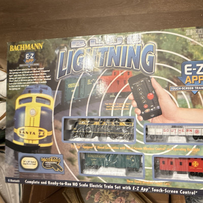 Bachmann HO Santa Fe E-Z App Digital Lighted Diesel Train Starter Set 21pc