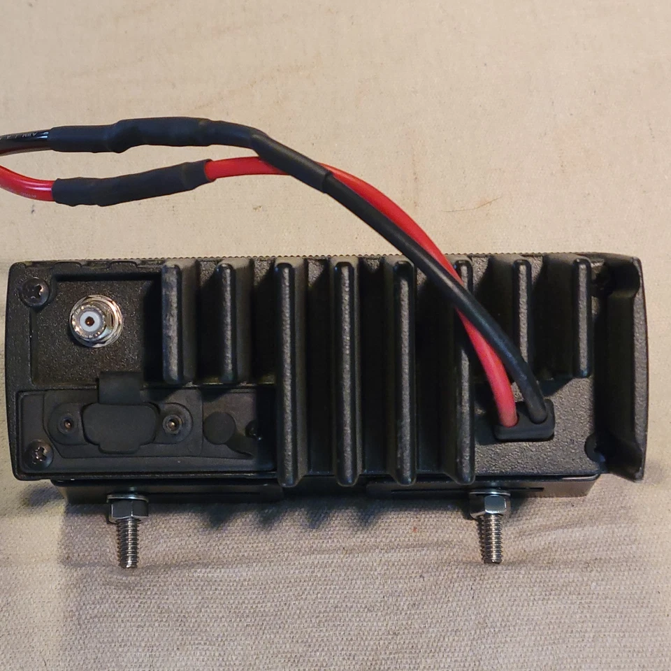 Radio móvil analógica Bendix King BK EMV4990A UHF 403-470mhz 40w FPP GMRS Foto 4 de 4