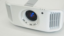 JVC DLA-V9R 4K D-ILA Projector White w/ Remote Cable Used Japan 792 hrs