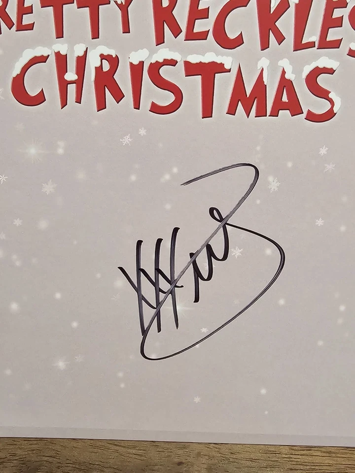 The Pretty Reckless Christmas Green Vinyl SIGNED Taylor Momsen Grinch - Image 2 of 2