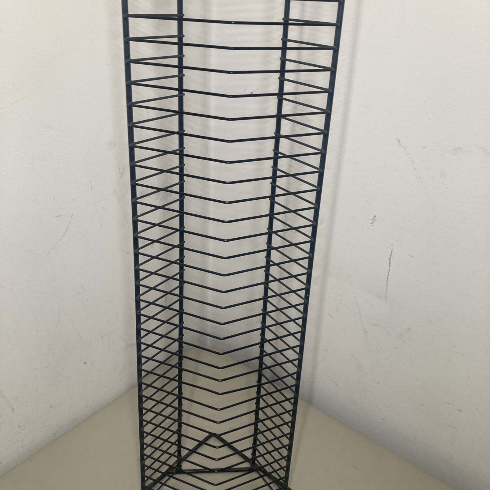 Wire DVD / Game Tower Storage Rack Tower Holds 47 Discs Wire Stand Vintage 38.5”