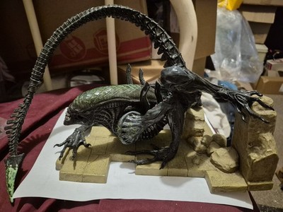 Grid Alien AVP Alien vs Predator 1/6 Scale ARTFX 2007 Previews No Damaged Tail