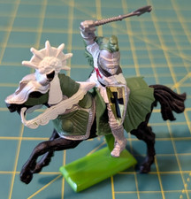 Vintage 1971 Deetail Britains LTD Medieval Knight on Horseback with Metal Base